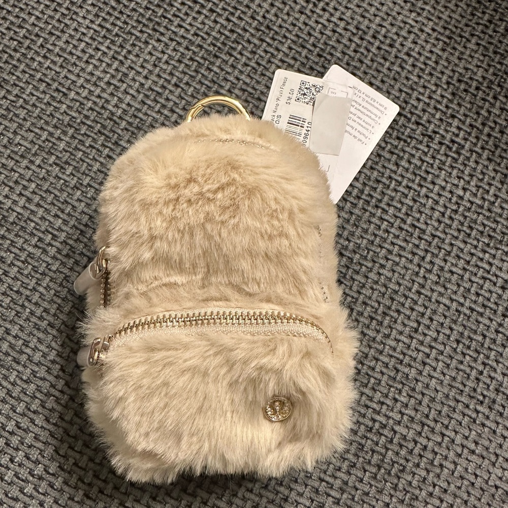 Lululemon everywhere backpack nano plush fleece cream